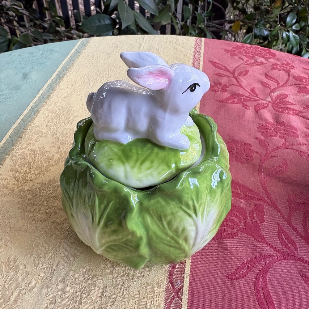 Corner Ruby Spring Collection Ceramic Rabbit 🐰 on Cabbage 🥬 Sugar Bowl - Picture 3 of 6